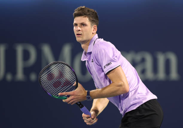 Дубай. Хуркач выиграл шестой матч подряд и вышел в четвертьфинал, где сыграет против Джоковича Дубай. Хуркач выиграл шестой матч подряд и вышел в четвертьфинал, где сыграет против Джоковича