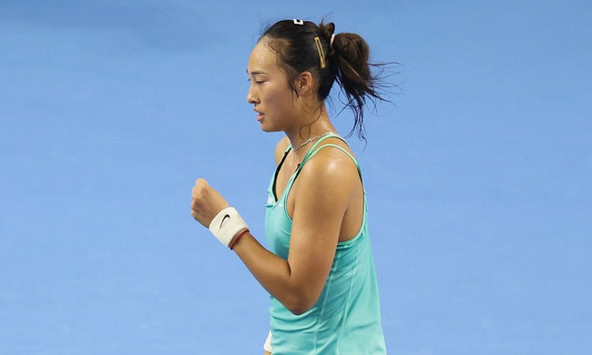 WTA Elite Trophy. Чжэн Циньвэнь вышла в полуфинал, победив Остапенко