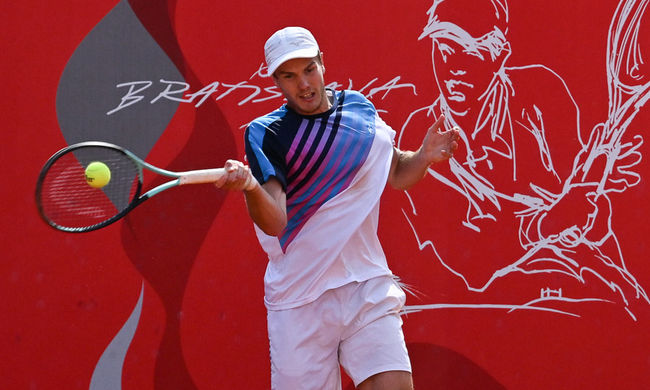 Триест. Сачко проиграл "квалифаеру" и не смог выйти в 1/4 финала