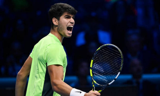 ATP Finals. Алькарас в двух сетах победил Медведева и вышел в полуфинал