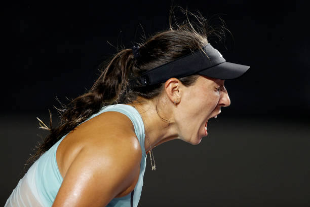 WTA Finals. Пегула победила первую ракетку мира Соболенко и вышла в полуфинал, Саккари проиграла второй матч в групповом раунде