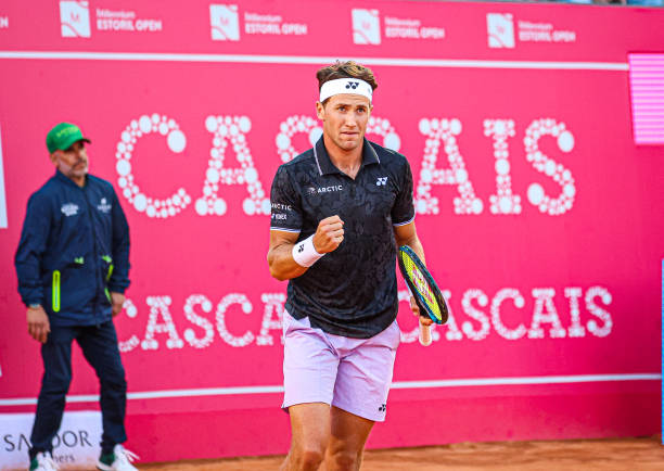 Эшторил. Рууд выиграл 100-й матч на грунте и впервые в сезоне сыграет в четвертьфинале Эшторил. Рууд выиграл 100-й матч на грунте и впервые в сезоне сыграет в четвертьфинале