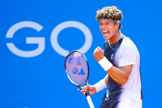 Барселона. Шелтон победил в американском дерби и сыграет против Рууда, Руусувуори с "баранкой" разгромил Бублика Барселона. Шелтон победил в американском дерби и сыграет против Рууда, Руусувуори с "баранкой" разгромил Бублика