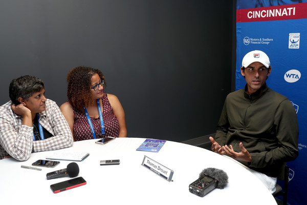 Тренер первой ракетки Китая планирует работать доставщиком пиццы во время карантина Тренер первой ракетки Китая планирует работать доставщиком пиццы во время карантина