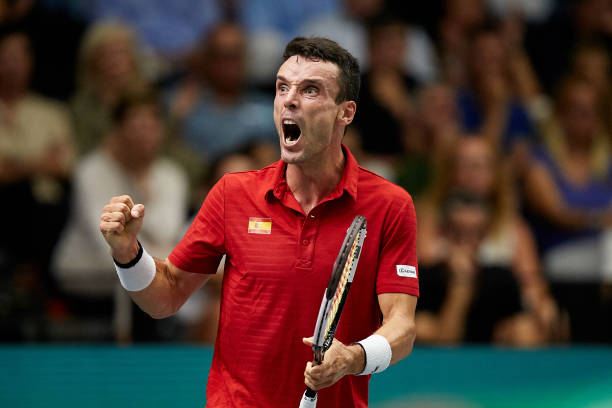 Астана. Маннарино победил Вавринку, Баутиста Агут прошел восьмого сеяного Астана. Маннарино победил Вавринку, Баутиста Агут прошел восьмого сеяного