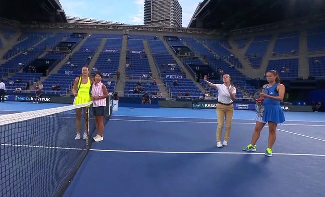 Марта Костюк не стала делать совместное фото перед матчем с первой ракеткой россии в Токио (ВИДЕО)