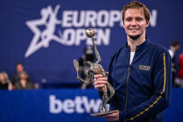 Антверпен. Бублик выиграл второй титул в сезоне, обыграв в финальном поединке Фиса