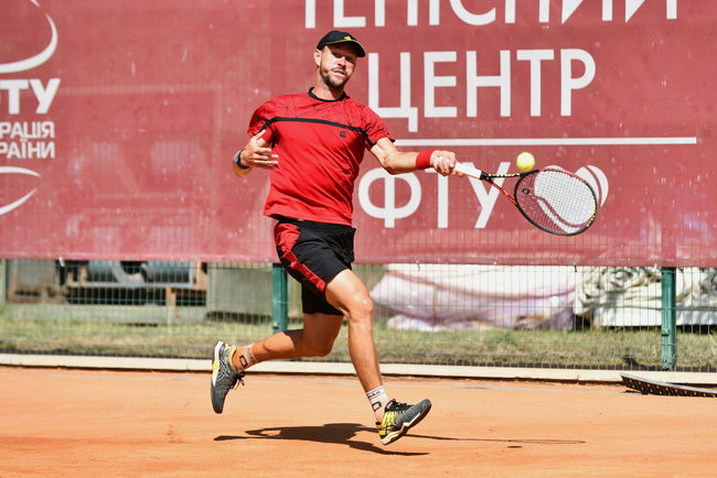 Ираклион. Смирнов обыграл лидера посева в четвертьфинале Ираклион. Смирнов обыграл лидера посева в четвертьфинале