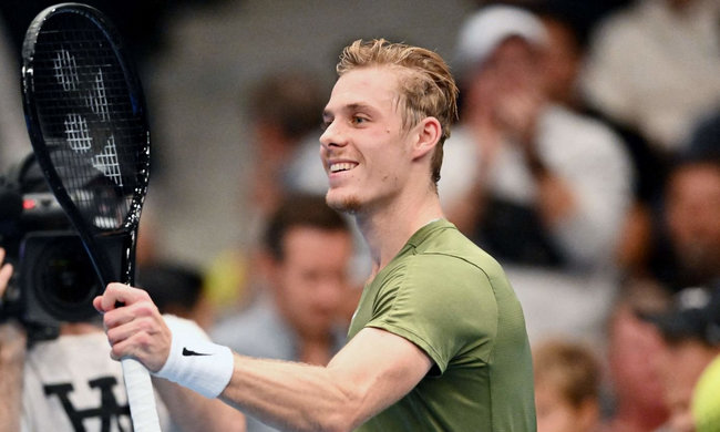 Вена. Шаповалов вновь победил Чорича и сыграет в финале Вена. Шаповалов вновь победил Чорича и сыграет в финале