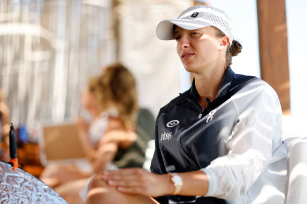 Ига Швёнтек: "Думаю, из-за ветра каждый матч будет выравниваться и речь будет идти скорее о психологическом настрое" Ига Швёнтек: "Думаю, из-за ветра каждый матч будет выравниваться и речь будет идти скорее о психологическом настрое"