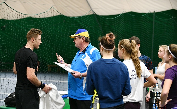 Илья Марченко провел мастер-класс для юных украинских теннисистов