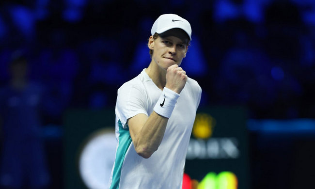 ATP Finals. Синнер победил Циципаса в стартовом матче группового этапа