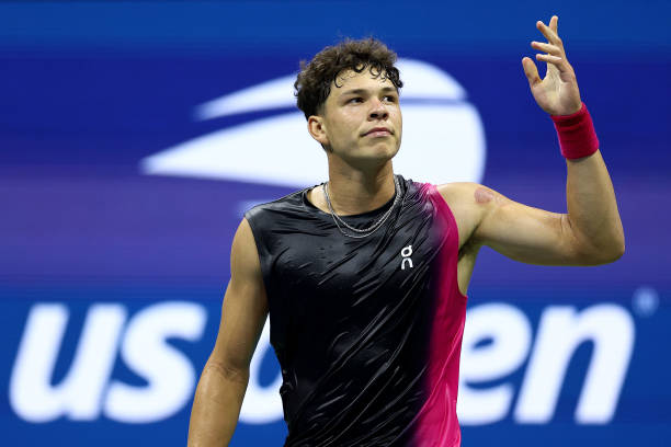 Бен Шелтон: "В матче с Джоковичем я постараюсь предложить что-то необычное и, как мы надеемся, разрушительное"