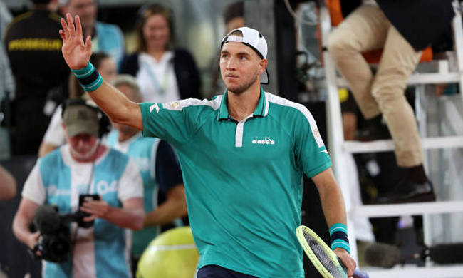 Мадрид. Штруфф стал первым "лаки-лузером", который вышел в финал турнира ATP 1000 Мадрид. Штруфф стал первым "лаки-лузером", который вышел в финал турнира ATP 1000