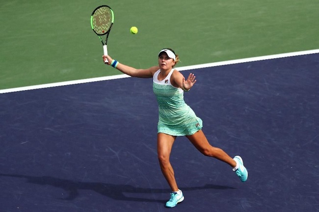 Индиан-Уэллс. Козлова зачехляет ракетку после матча с Халеп Индиан-Уэллс. Козлова зачехляет ракетку после матча с Халеп