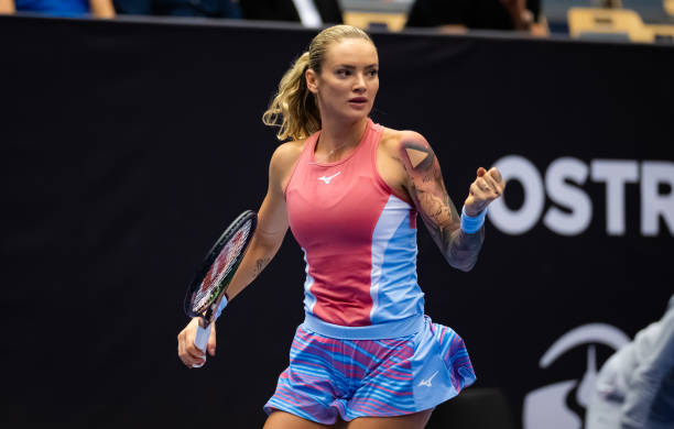 Острава. Мартинцова впервые победила теннисистку топ-10, Макнелли проведет первый четвертьфинал на турнире WTA 500 Острава. Мартинцова впервые победила теннисистку топ-10, Макнелли проведет первый четвертьфинал на турнире WTA 500