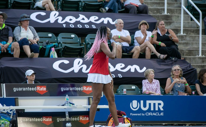 Зрители на командном турнире в США не соблюдают масочный режим, несмотря на изначальные правила (ФОТО) Зрители на командном турнире в США не соблюдают масочный режим, несмотря на изначальные правила (ФОТО)