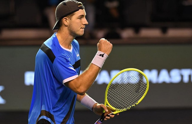 Париж. Штруфф обыграл действующего чемпиона, Шарди одолел Медведева Париж. Штруфф обыграл действующего чемпиона, Шарди одолел Медведева