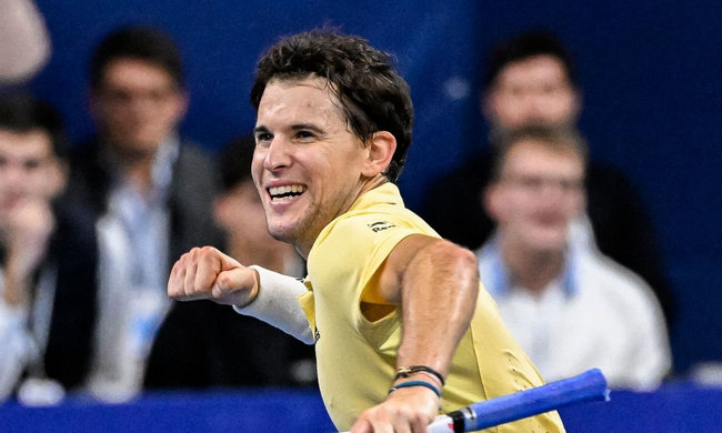 Антверпен. Тим за три часа победил лидера посева, Оже-Альяссим справился с Эвансом Антверпен. Тим за три часа победил лидера посева, Оже-Альяссим справился с Эвансом