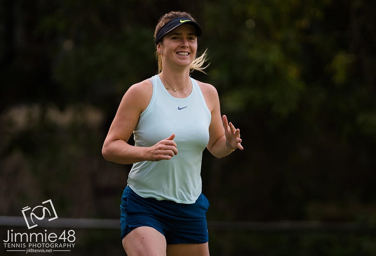 Элина Свитолина на тренировке перед началом турнира в Дубае Элина Свитолина на тренировке перед началом турнира в Дубае