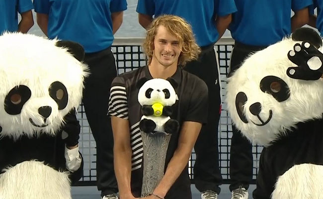 Чэнду. Зверев отыграл сет и брейк в трехчасовом финальном поединке и завоевал свой 21-й титул в карьере