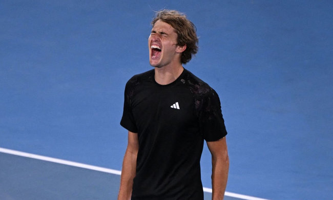 Australian Open. Зверев одержал первую победу после возвращения, Шелтон спас матчбол в пятисетовом противостоянии Australian Open. Зверев одержал первую победу после возвращения, Шелтон спас матчбол в пятисетовом противостоянии