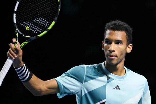 Базель. Оже-Альяссим победил шестую ракетку мира Руне и сыграет в финале против Хуркача Базель. Оже-Альяссим победил шестую ракетку мира Руне и сыграет в финале против Хуркача