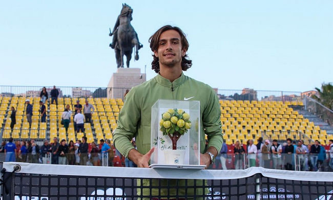 Неаполь. Музетти стал чемпионом на домашнем турнире, обыграв Берреттини Неаполь. Музетти стал чемпионом на домашнем турнире, обыграв Берреттини