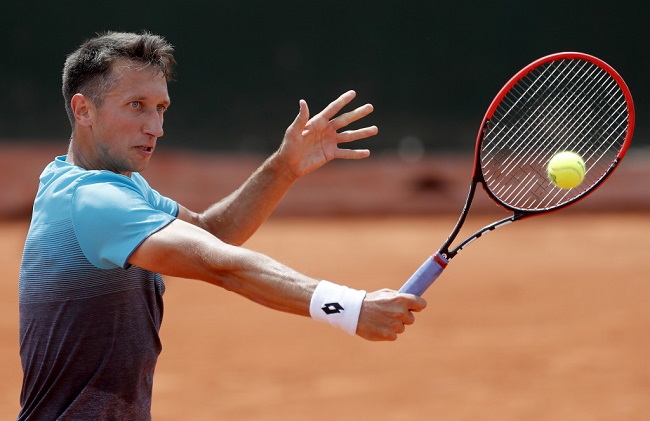 Ролан Гаррос. Соперник Стаховского снялся по ходу матча в первом круге квалификации Ролан Гаррос. Соперник Стаховского снялся по ходу матча в первом круге квалификации