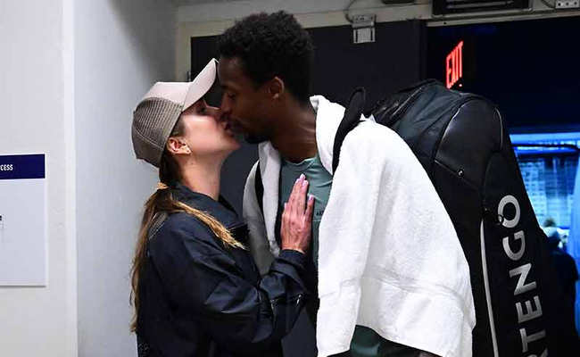 Вашингтон. Монфис выиграл свой первый матч в сезоне в основной сетке турнира ATP и дальше сыграет против Бублика