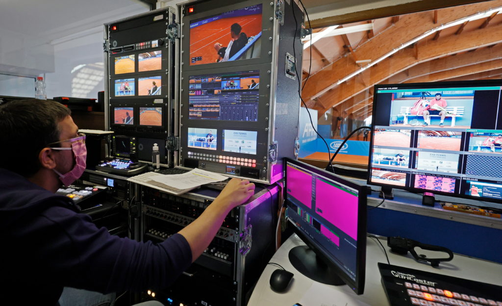 В Германии проходит выставочный турнир без зрителей, линейных судей и болбоев