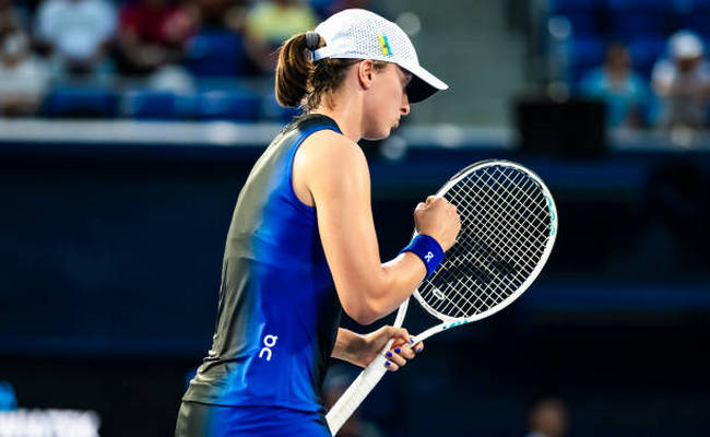 Токио. Швёнтек и Пегула выиграли свои стартовые матчи и вышли в 1/4 финала