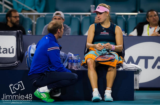 Кербер прекратила сотрудничество с тренером