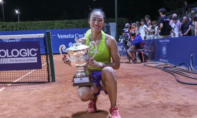 Палермо. Чжэн Циньвэнь впервые выиграла титул WTA