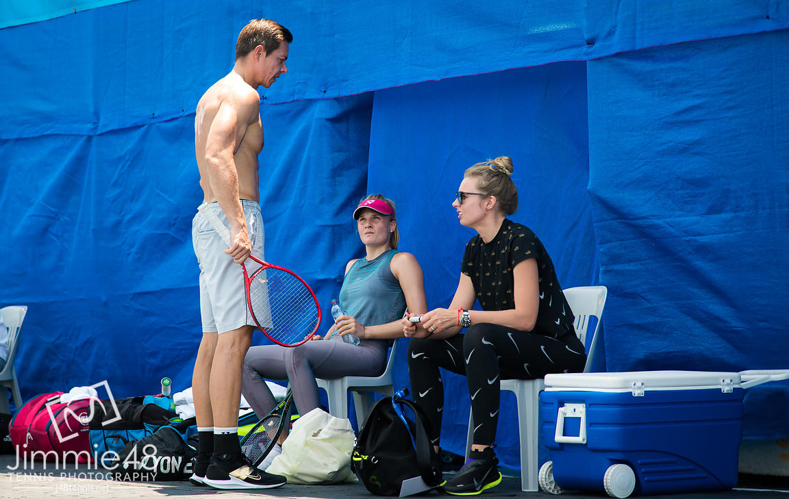 Даяна Ястремская готовится к своему первому матчу в Брисбене Даяна Ястремская готовится к своему первому матчу в Брисбене