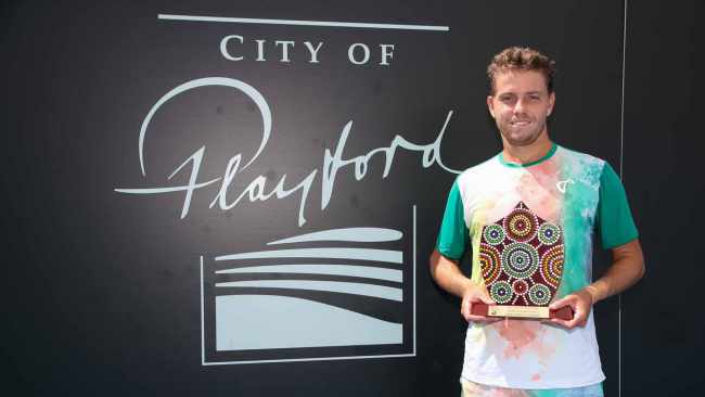 ATP Challenger Tour. Чемпион юниорского US Open завоевал свой дебютный титул, Дакворт выиграл третий челленджер в сезоне