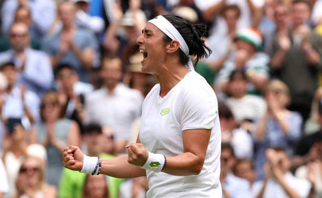 Уимблдон. Жабер победила действующую чемпионку в четвертьфинале
