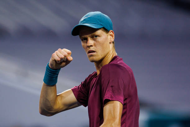 Майами. Синнер впервые победил лидера мирового рейтинга и второй раз сыграет в финале "Мастерса" Майами. Синнер впервые победил лидера мирового рейтинга и второй раз сыграет в финале "Мастерса"