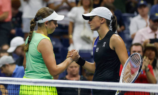 US Open. Остапенко обыграла действующую чемпионку турнира Швёнтек и сыграет с Гауфф в 1/4 финала