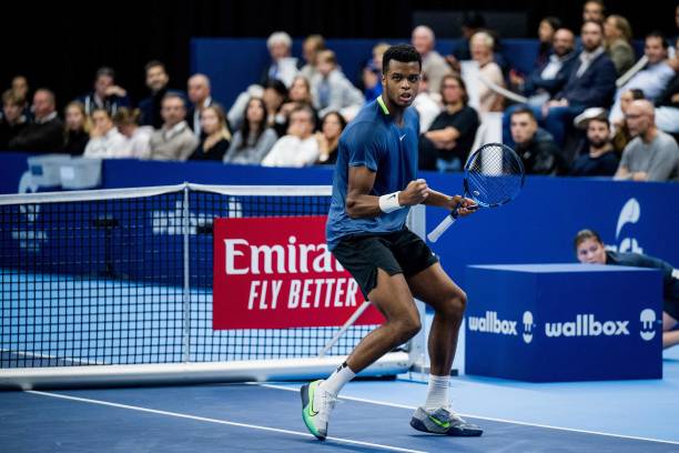 Антверпен. Француз из топ-300 впервые прошел в четвертьфинал на турнире ATP, Фис и Бублик продолжают борьбу за титул