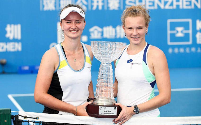 Се и Стрыцова победили в Брисбене, Возняцки и Уильямс не смогли выиграть титул в Окленде