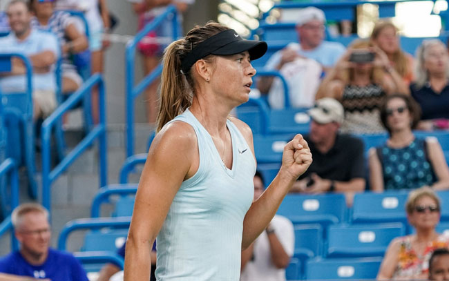 Шарапова победила Томлянович в выставочном матче в Абу-Даби