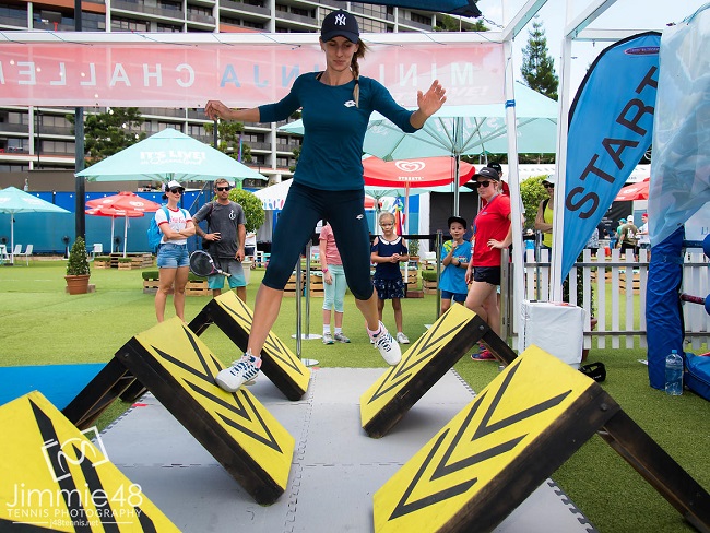 Как Цуренко преодолевала полосу препятствий в Брисбене  Как Цуренко преодолевала полосу препятствий в Брисбене