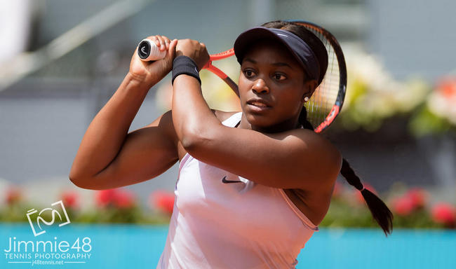 Мадрид. Стивенс обыграла Азаренко, Бертенс и Севастова разыграют путёвку в четвертьфинал Мадрид. Стивенс обыграла Азаренко, Бертенс и Севастова разыграют путёвку в четвертьфинал