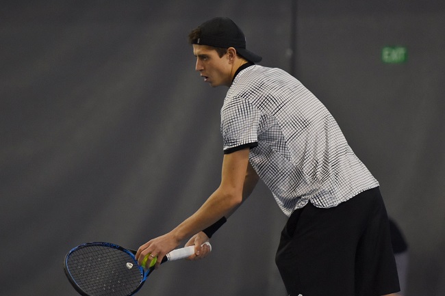 Почефструм. Калениченко успешно стартовал в парном разряде