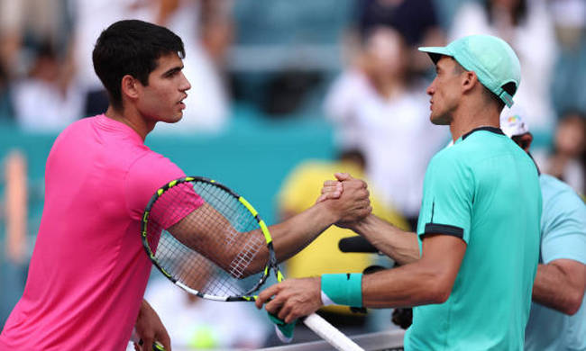 Майами. Алькарас начал защиту титула, Даниэль победил Зверева во втором круге Майами. Алькарас начал защиту титула, Даниэль победил Зверева во втором круге