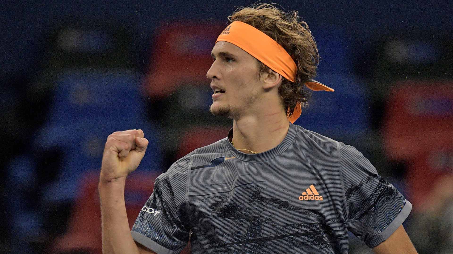 Шанхай. Зверев в двухчасовом противостоянии обыграл Федерера  Шанхай. Зверев в двухчасовом противостоянии обыграл Федерера