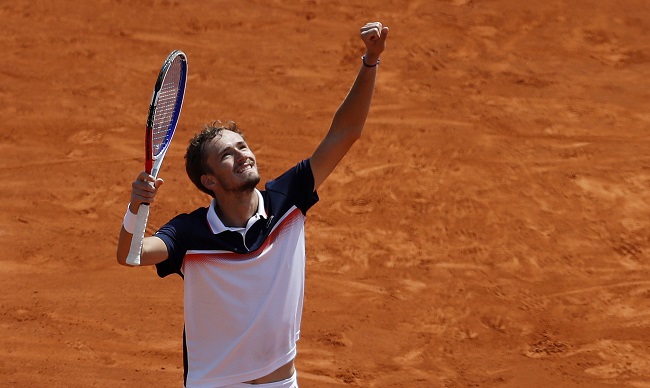 Монте-Карло. Медведев обыграл Джоковича, Лайович вышел в полуфинал Монте-Карло. Медведев обыграл Джоковича, Лайович вышел в полуфинал