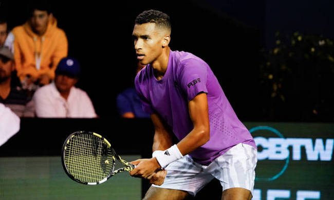 Париж. Алькарас стартовал с победы, Оже-Альяссим в тяжёлой борьбе обыграл "квалифаера" Париж. Алькарас стартовал с победы, Оже-Альяссим в тяжёлой борьбе обыграл "квалифаера"