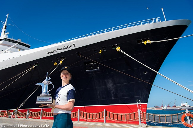 Свитолина посетила легендарный лайнер-отель на набережной в Дубае